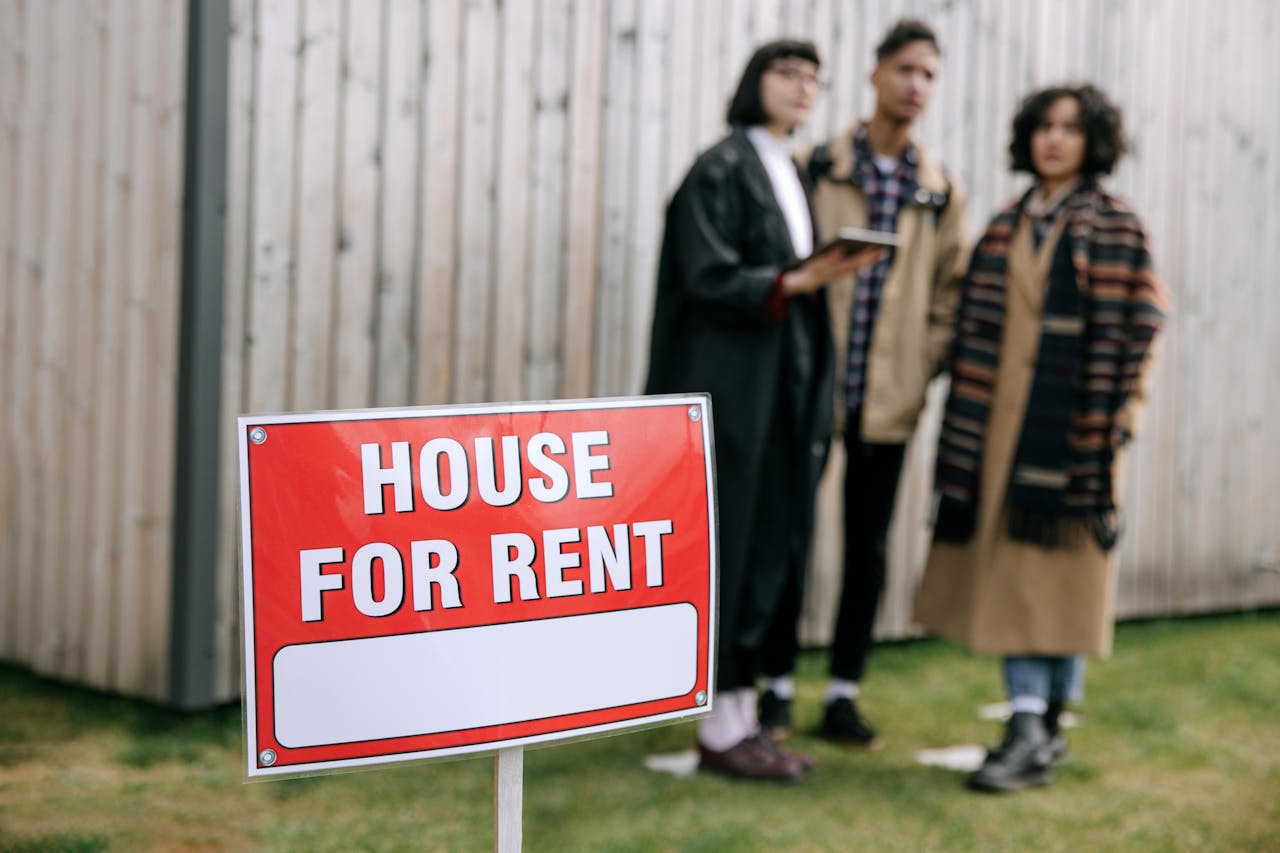 How Rental Property Collection Services Handle Late Payments Like Pros